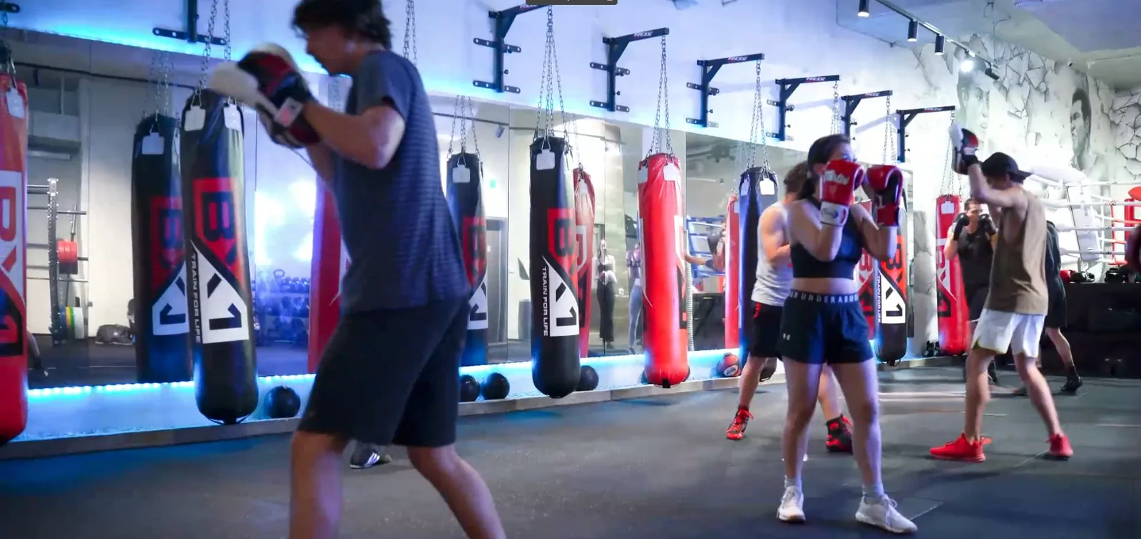 Adult boxing class training at BX1 Gym Neutral Bay