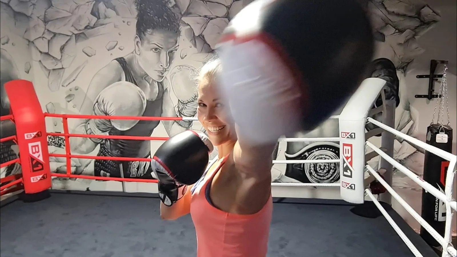 Adult training in the BX1 Gym ring in Neutral Bay